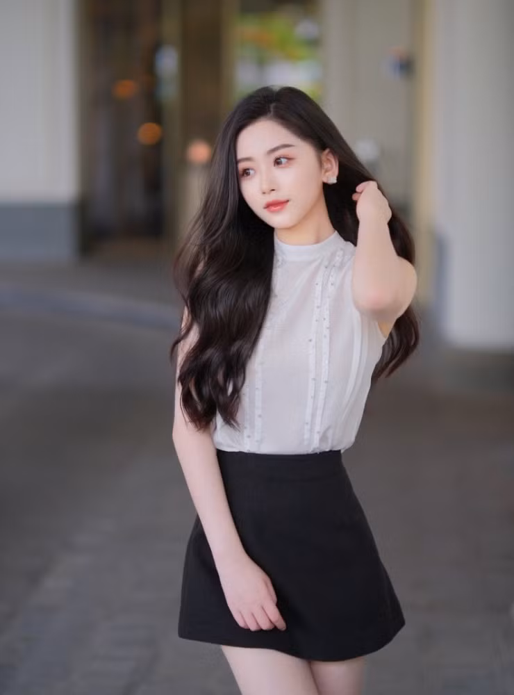 Diệp Kha kín tiếng đời tư, chưa từng công khai ảnh chụp chung Huỳnh Hiểu Minh. Một năm qua, không ít người tung tin đồn cô xen vào hôn nhân của Hiểu Minh và Angelababy, khiến cặp sao ly dị.