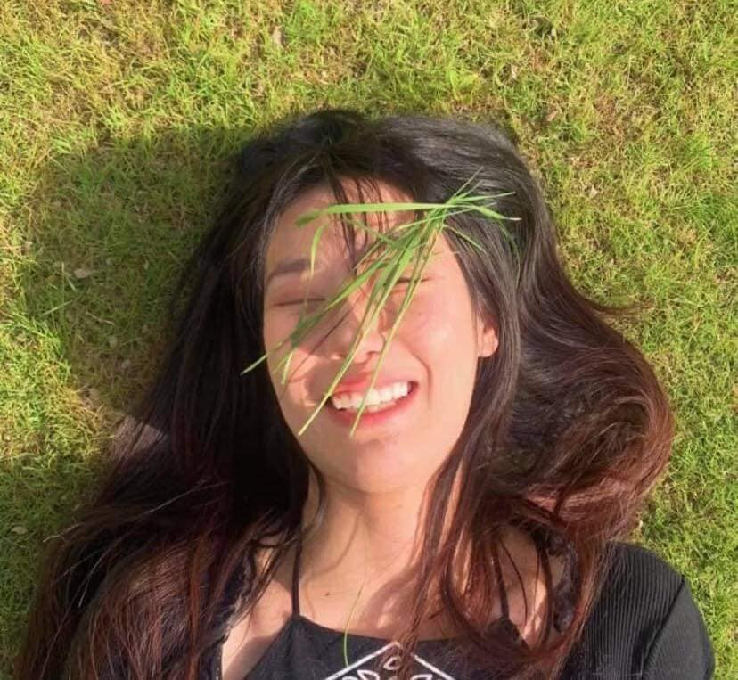 Nhìn set up bối cảnh rất chuyên nghiệp nhưng kết quả xem những bức ảnh mà hội chị em nhận được chỉ muốn đập luôn điện thoại.