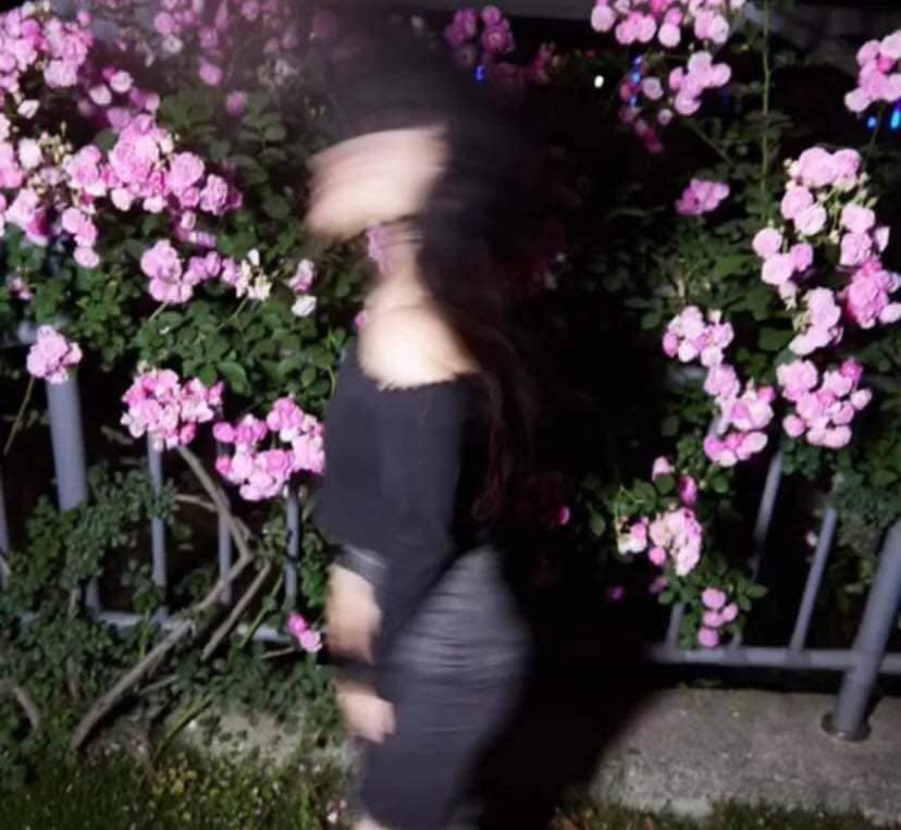 Trong khi cô nàng nhận trái đắng thì các netizen lại không thể ngừng thả "icon haha" thay vì cố gắng tỏ đồng cảm cùng cô.