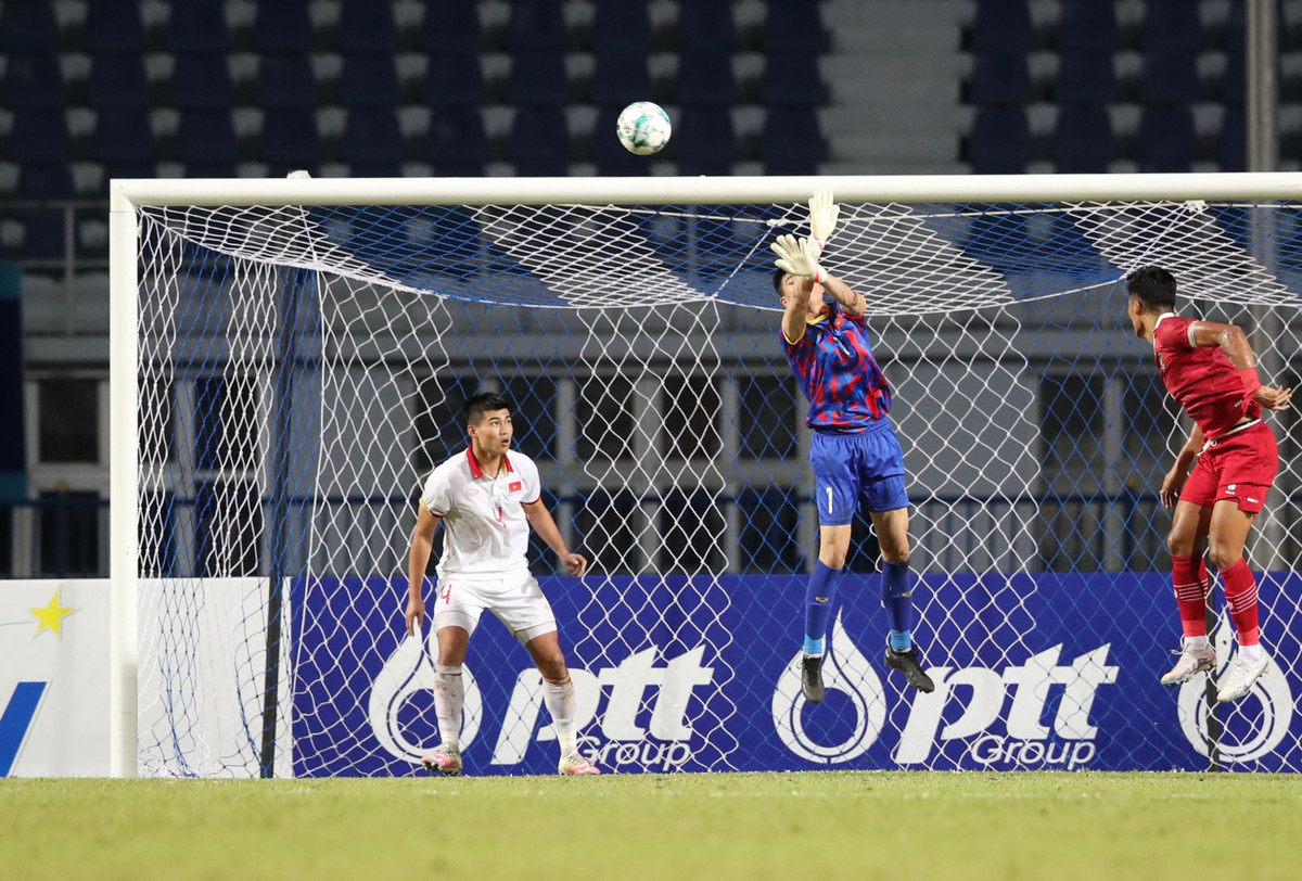 Thang Indonesia tren cham 11m, U23 Viet Nam bao ve thanh cong ngoi vuong-Hinh-4