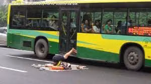 Tôi không có ý kiến gì về việc có người cho rằng mặc đồ tập xuống phố là phản cảm bởi đó là quan điểm của mỗi người. Có người thấy phù hợp, có người không và tôi hoàn toàn tôn trọng Tôi chỉ không đồng ý với cách họ bodyshaming (miệt thị ngoại hình - PV), hay dùng lời lẽ không hay để chỉ trích thôi", người này nói.