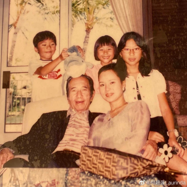 Không chỉ có ông bố giàu có làm trùm sòng bài Macau, Hà Siêu Liên là một trong những hot girl có tiếng của châu Á. Trang Instagram của cô thu hút hơn 420.000 người theo dõi.