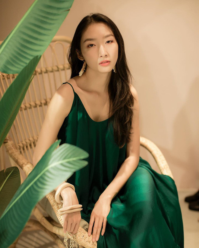 Thanh Khoa từng là sinh viên ngành Ngôn ngữ Anh tại trường đại học Hutech. Cô nàng mới đây được nhắc tới khi tham dự gameshow hẹn hò "Người ấy là ai" trong vai trò nữ chính.