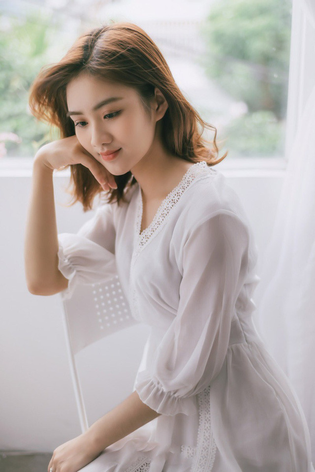 Bùi Minh Anh là sinh viên khoa Kế toán – Tài chính của trường Đại học Hutech, không ai nghĩ cô gái trông vẻ yếu đuối này đã có 8 năm kinh nghiệm và từng đoạt rất nhiều huy chương của bộ môn võ thuật Karate.