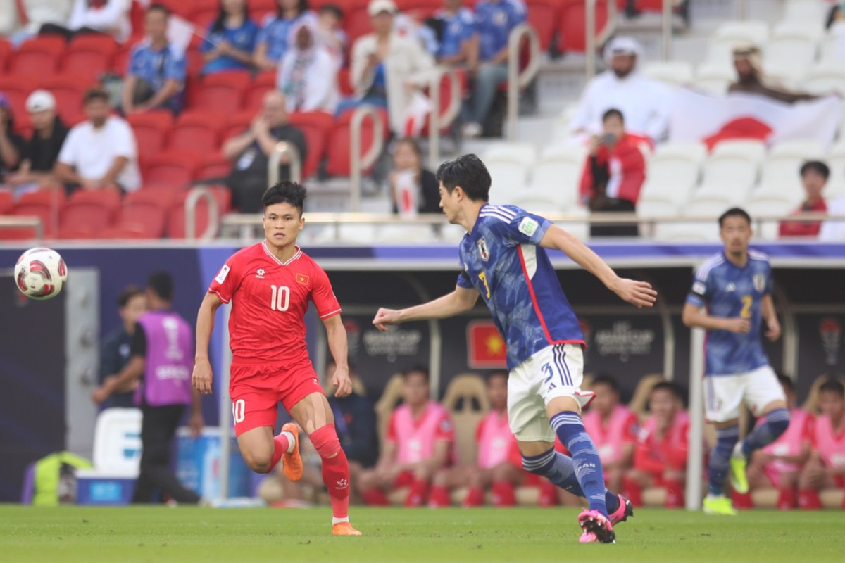 Viet Nam thi dau bung no truoc Nhat Ban, CDV DNA nga mu than phuc