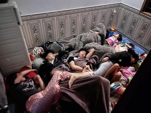 Đây cũng không phải là hình ảnh xa lạ mà đã trở nên rất thân quen với nhiều gia đình mỗi dịp Tết đến xuân về.