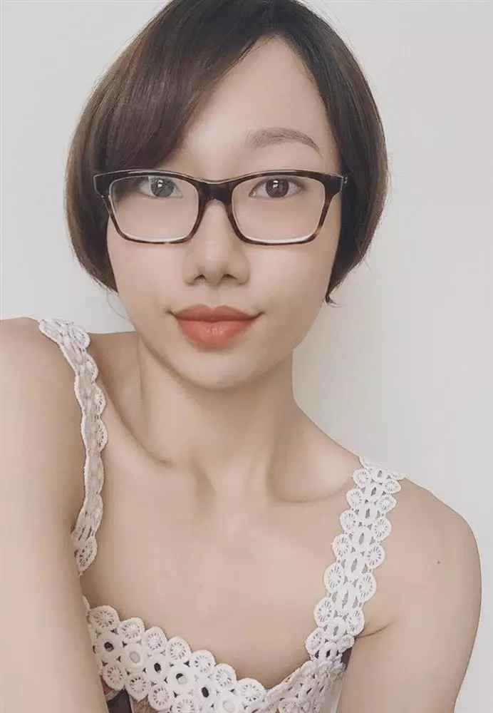 Mỗi lần có chị em nào khoe các mâm cơm nhà là đều được dân mạng khen ngợi tới tấp. Điển hình như sản phẩm của chị vợ có tên Nguyễn Hồng Nhung (sống ở Vũng Tàu).