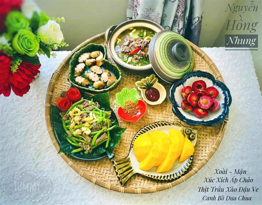 Cách làm này giúp chị Nhung tiết kiệm được rất nhiều thời gian, cân bằng được công việc kinh doanh và chăm sóc gia đình. Thời gian trung bình để cô hoàn thành xong 1 mâm cơm là 30 phút.