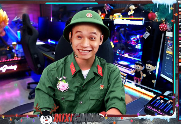 Trước khi tham gia Sao Nhập Ngũ, Độ Mixi cũng từng được làm quen với các vũ khí trong một vài gameshow khác như Xạ thủ đua tài...