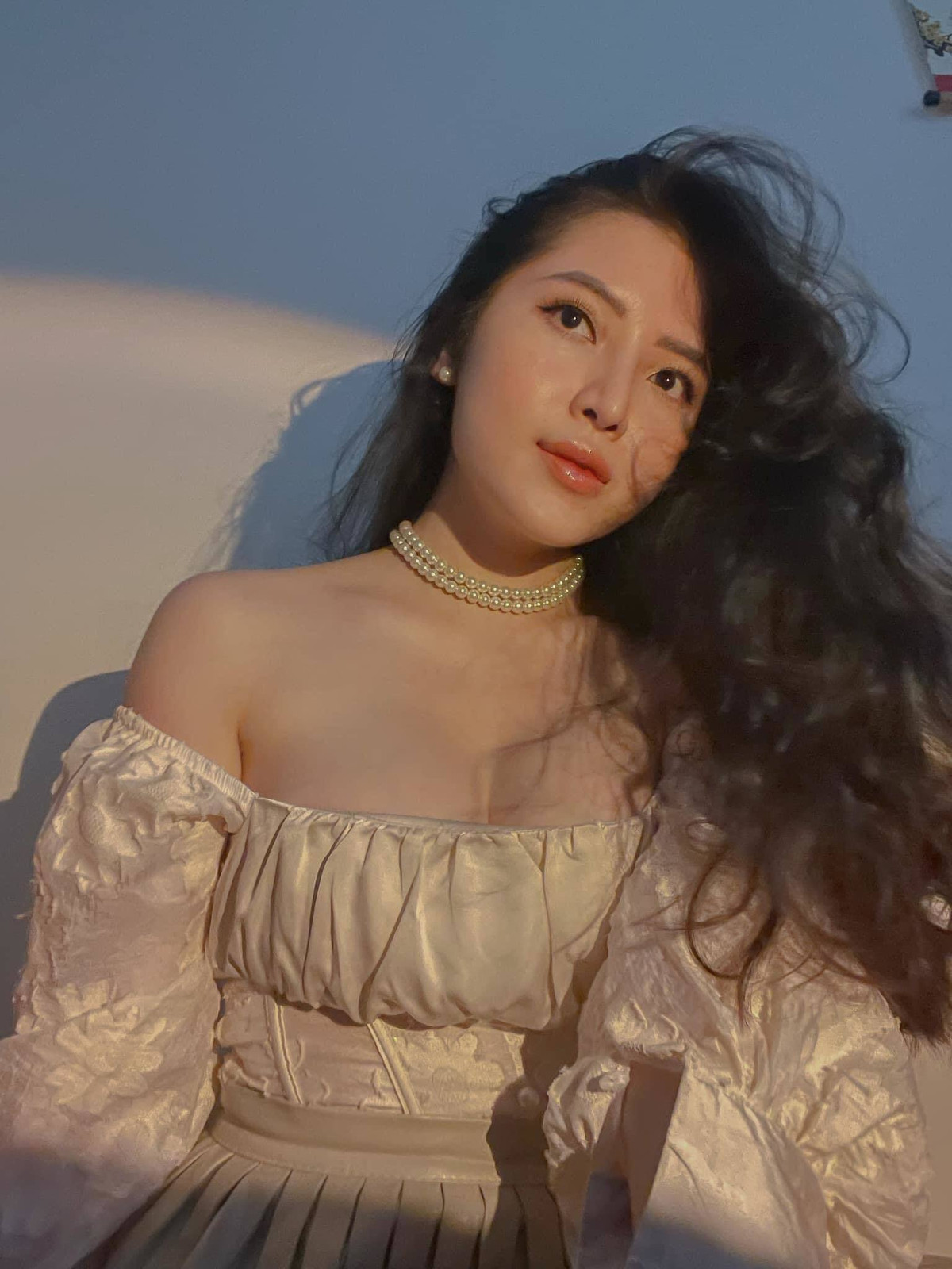 Nói về hành động phát tâm thiện nguyện của mình, Phan Quế Chi cho hay: "Tôi đã lớn lên trên mảnh đất này, trong tình yêu thương của mọi người nên tôi nghĩ đã đến lúc mình trả ơn cho đất nước và những con người nơi đây".