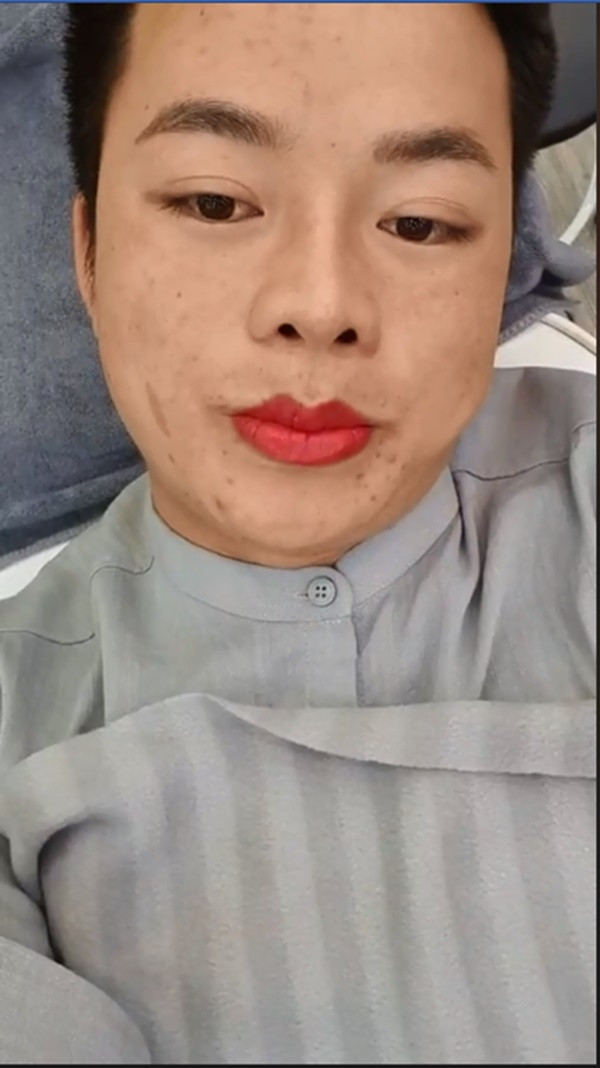 Ngay sau khi những hình ảnh "đại tu" cho chồng cô dâu 62 tuổi được đăng tải lên mạng xã hội, bài viết nhanh chóng nhận được hàng ngàn lượt bình luận cũng như chia sẻ từ cộng đồng mạng.