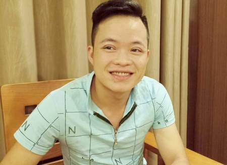 Ngược lại với đám đông dư luận, chị Thu Sao lại hoàn toàn ủng hộ chồng mình làm đẹp và bỏ ngoài tai những lời bàn ra tán vào của mọi người.