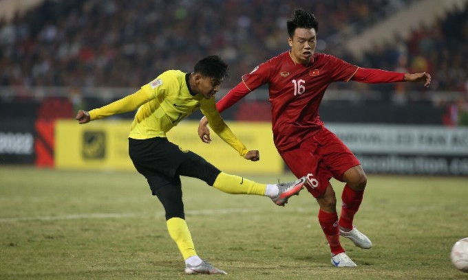 Viet Nam 3-0 Malaysia: Ha dep doi thu, lay lai ngoi dau bang-Hinh-3