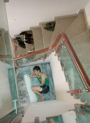 Cãi vợ và cái kết ngủ cầu thang.