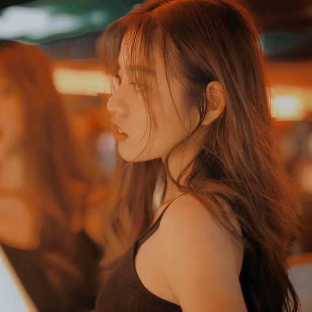 Về những đoạn clip thả thính bị đánh giá là quá "dẹo" hay điệu đà, Thanh Tâm chia sẻ: "Đó là tone giọng thật của mình chứ không phải mình cố tình làm quá lên. Mình biết mọi người đang ném đá mình nhưng con gái tại sao lại không được điệu nhỉ? Những người bạn chơi với mình đều biết tính mình rất bánh bèo, giọng thì kiểu ngọt và dẹo. Đó là con người thật của mình thôi chứ mình không có làm lố gì hết".