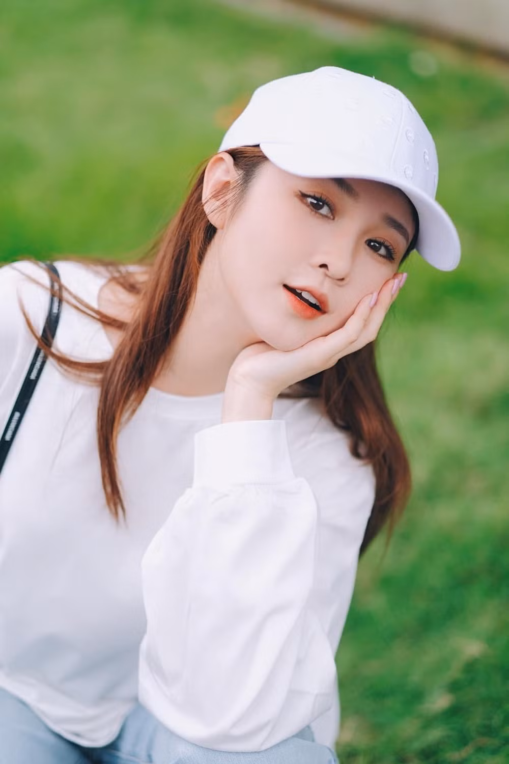 Nổi tiếng khi là thành viên chủ chốt của nhóm hài đình đám FAPtv, hot girl mạng Ribi Sachi được đông đảo giới trẻ biết đến.