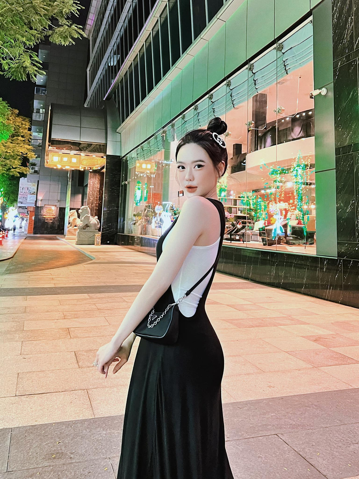 Nhan sắc hiện tại của Vân Tiny vẫn gây thiện cảm với đông đảo cư dân mạng. Cô nàng được khen là nhìn đáng yêu, phúc hậu và có phần trẻ con.