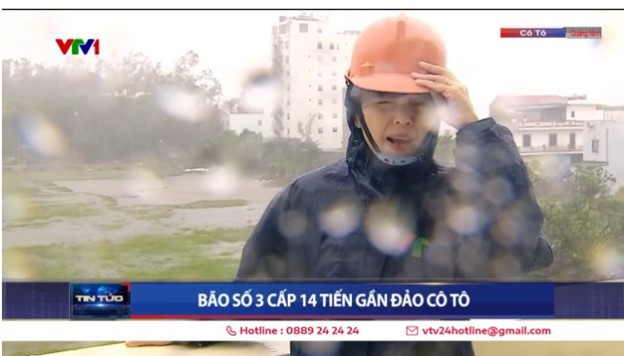 Nữ phóng viên VTV dũng cảm tác nghiệp giữa siêu bão Yagi tại huyện đảo Cô Tô là Tùng Thư. Cô nàng dũng cảm lên hình bất chấp điều kiện thời tiết vô cùng khắc nghiệt và nguy hiểm.