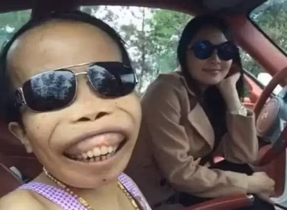  Đại gia Trần Sơn (sinh năm 1993, ở tỉnh Sơn Đông - Trung Quốc) từng là một streamer nổi tiếng tại thị trường Trung Quốc cách đây hơn 3 năm.