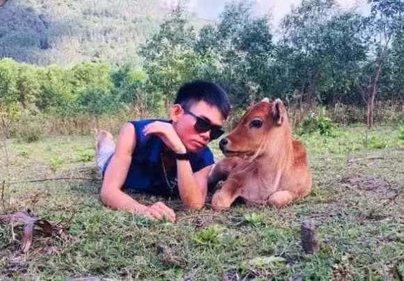 Nhờ vậy, kênh cá nhân của YouTuber của anh chàng chăn bò này thu hút lượng fan trong nước và quốc tế khổng lồ.