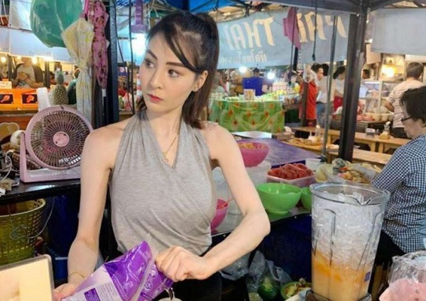 Sau khi được chụp lén cách đây không lâu, hình ảnh của người đẹp Thái Lan được lan truyền rộng rãi trên mạng xã hội đồng thời không chỉ viral trong nước mà còn vươn tầm ảnh hướng trên nhiều quốc gia khác.