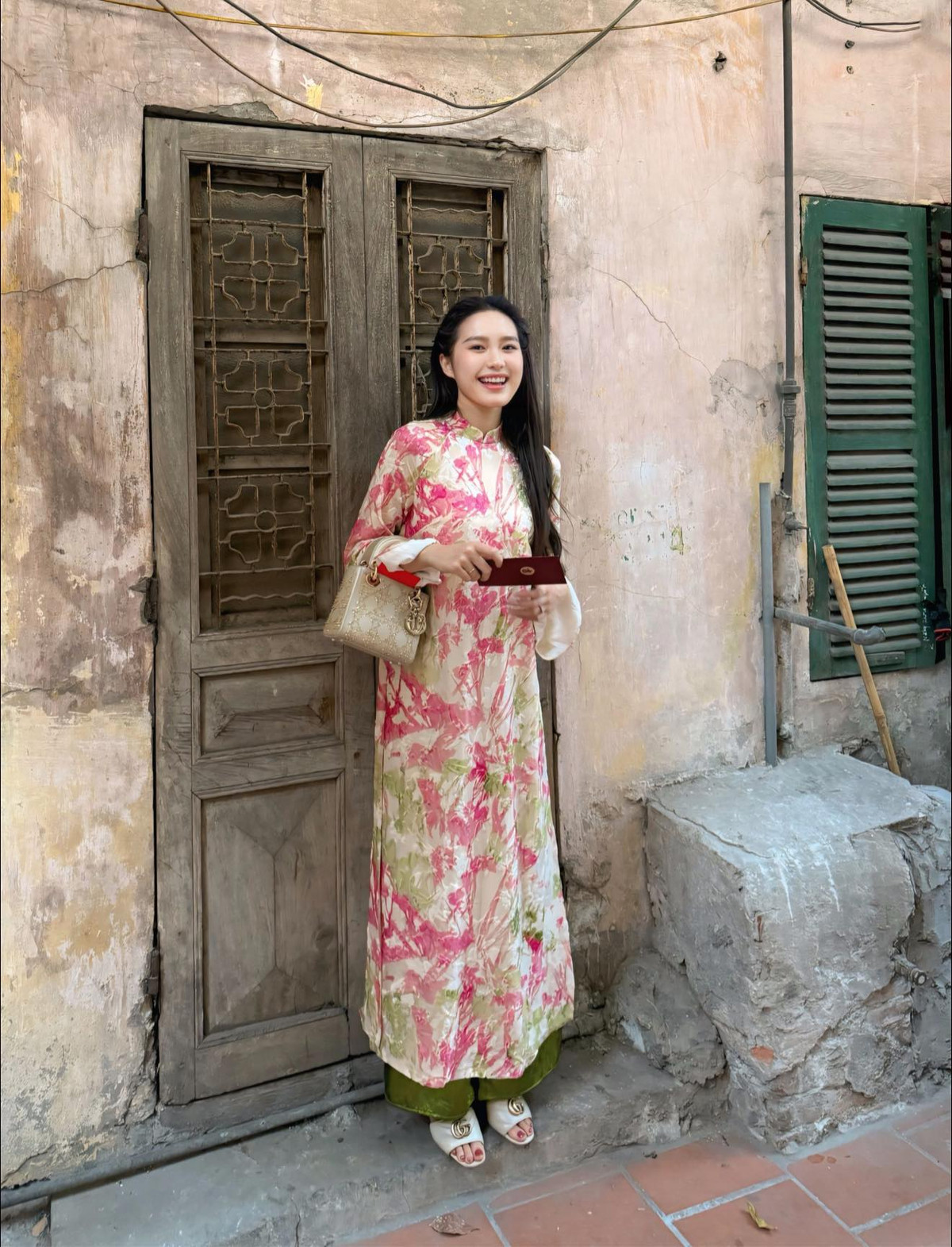 Sau khi cưới Đoàn Văn Hậu và sinh con trai đầu lòng, Doãn Hải My ngày càng nhuận sắc, thêm phần sắc sảo của người phụ nữ có gia đình.