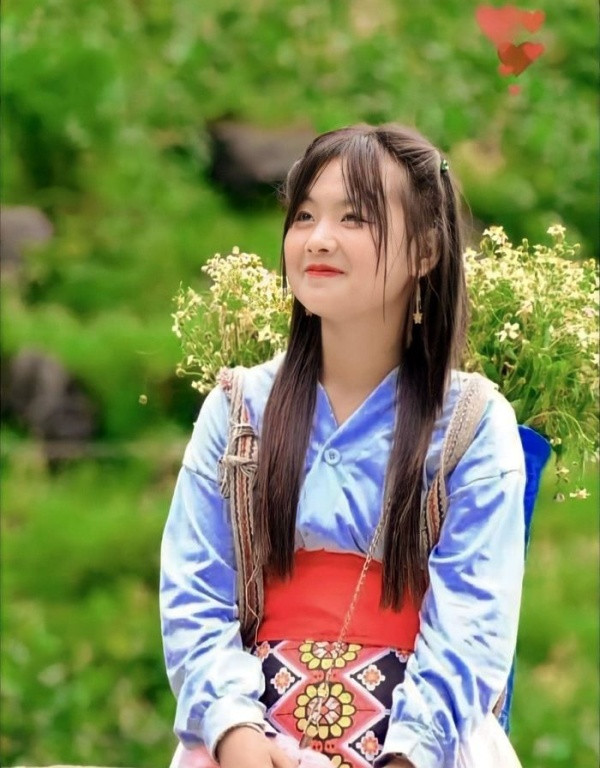 Hầu hết mọi đều động viên cô bé dân tộc này hãy luôn tự tin và mạnh mẽ lên tiếng bảo vệ bản thân và gia đình mình.