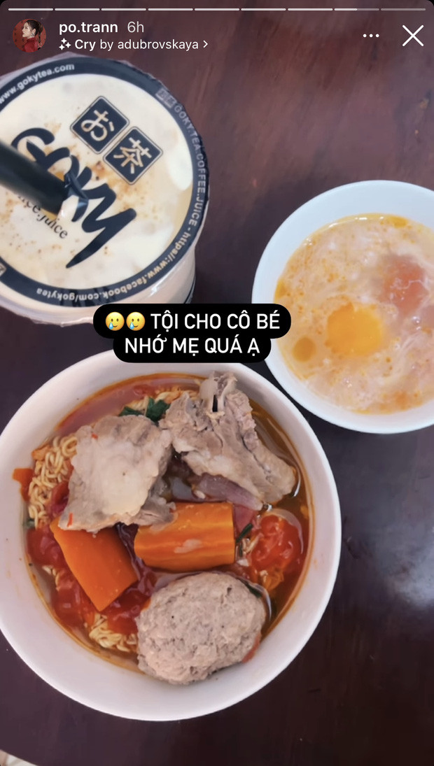 Tuy phải ăn mì tôm nhưng bát mì tôm của Trần Thanh Tâm trông ngon quá đi