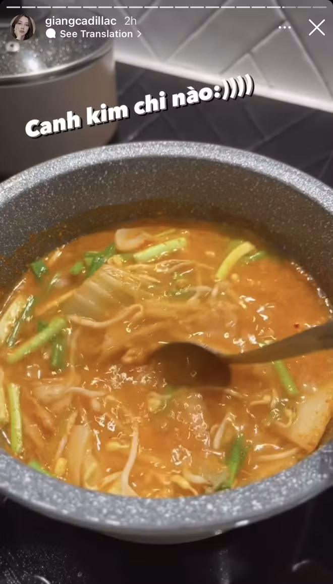 Với những món Hàn mình nấu, Giang Cadillac chứng minh về độ độ đảm đang, cô không thua bất cứ ai.