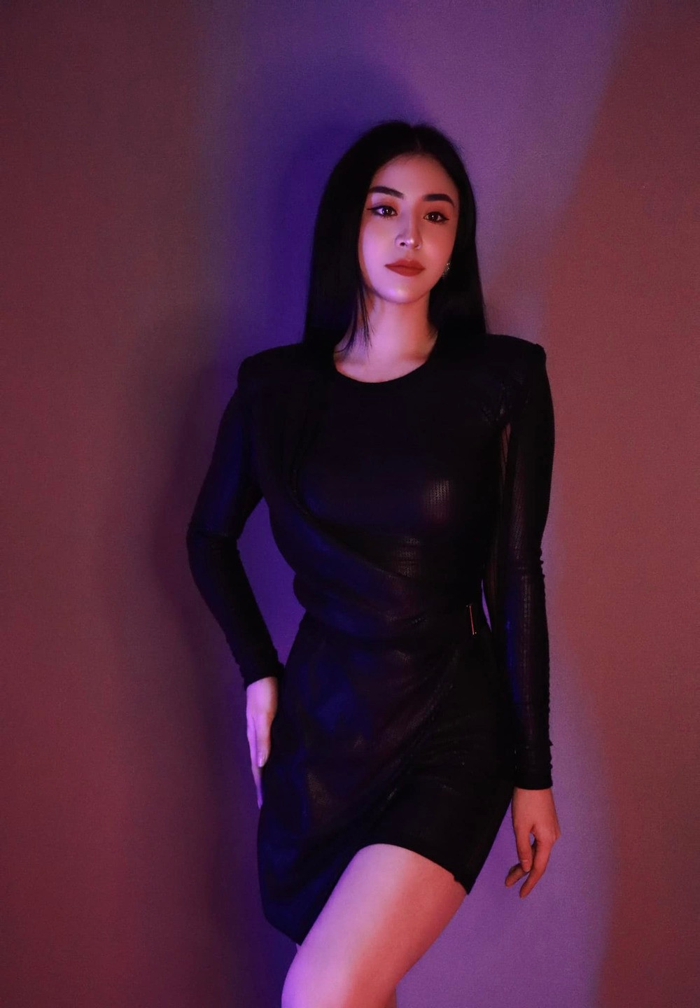 Cuộc sống của Bảo Chi cũng khấm khá hơn trước khi thường xuyên đăng tải hình ảnh đi du lịch hay tới những nơi sang chảnh.