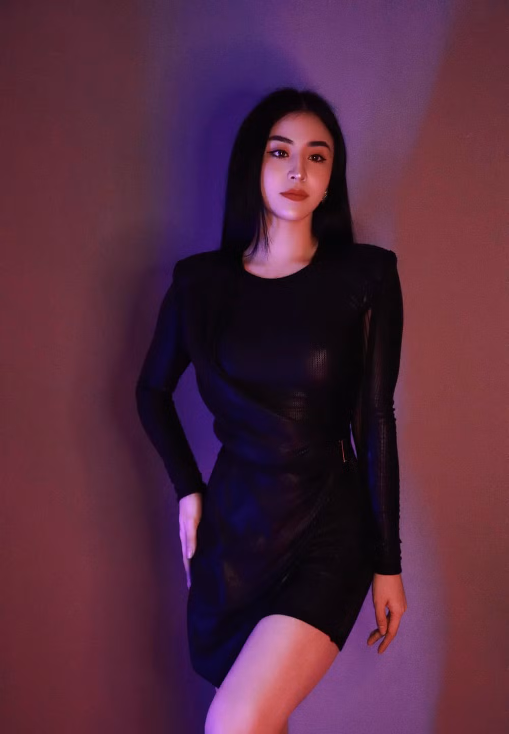 Cuộc sống của Bảo Chi cũng khấm khá hơn trước khi thường xuyên đăng tải hình ảnh đi du lịch hay tới những nơi sang chảnh.