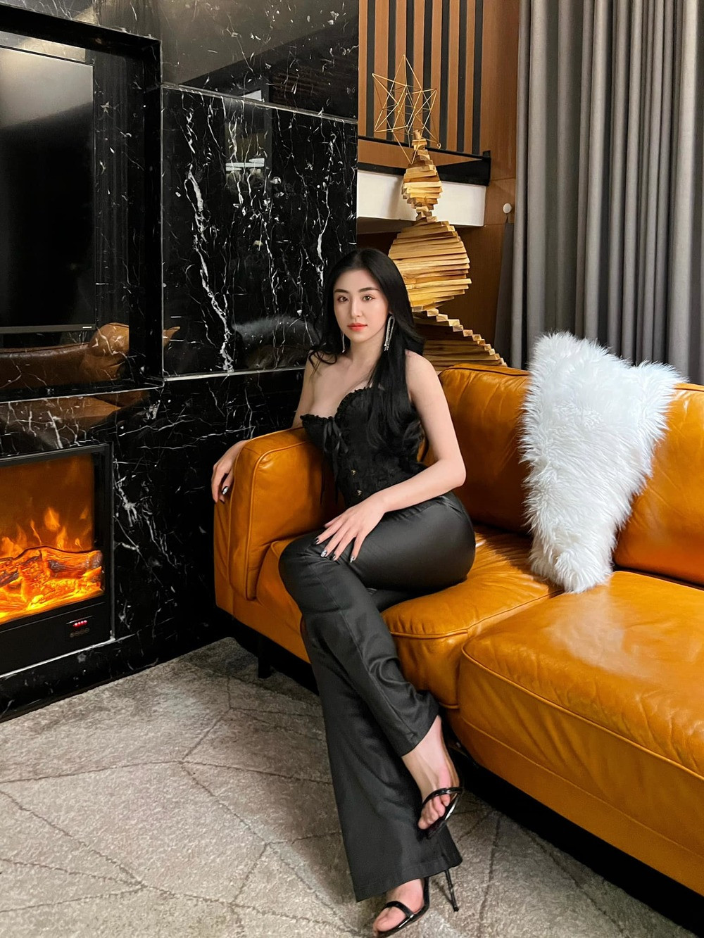 Trên trang cá nhân, hiện tượng mạng nổi tiếng cách đây 10 năm này chẳng ngại ngần đăng tải những bức ảnh mặc đồ táo bạo hay bộ bikini bé xíu.