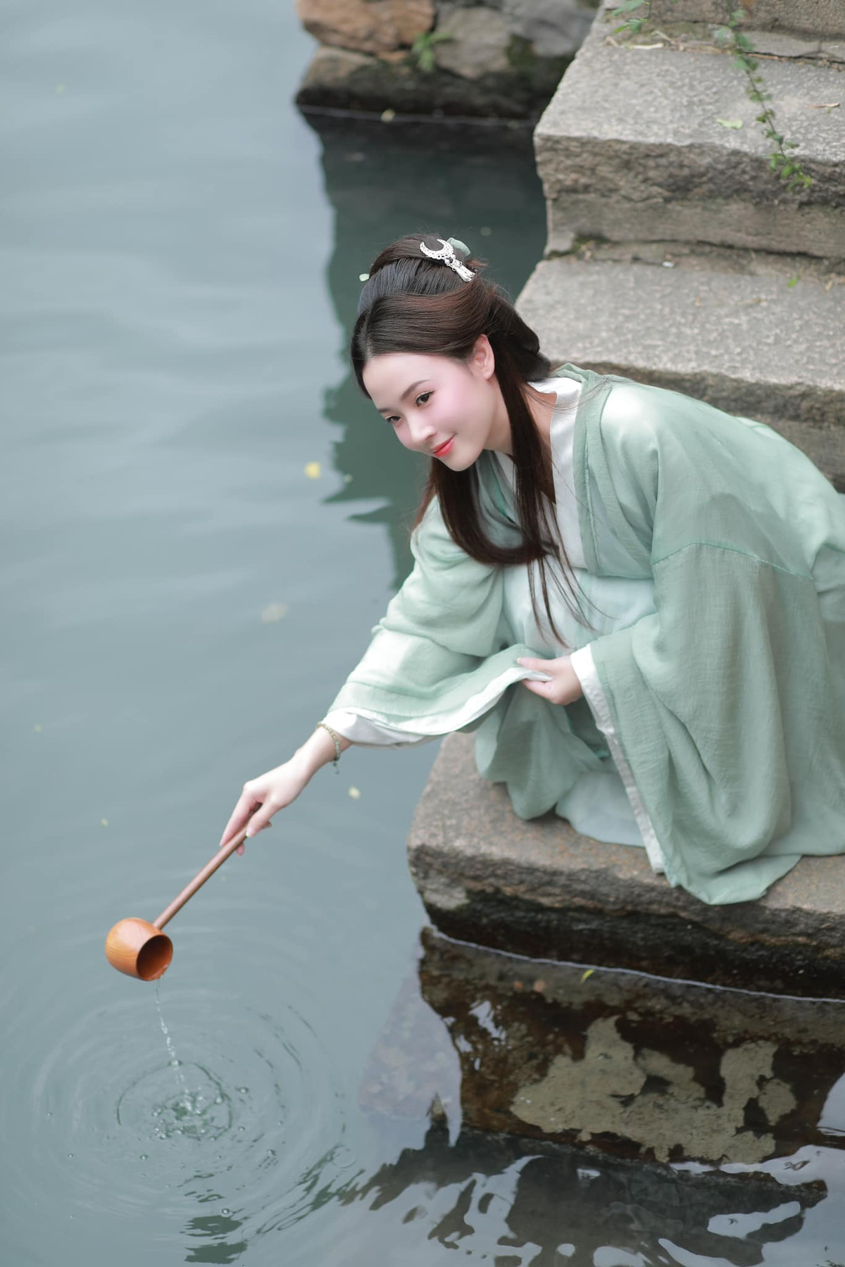 Khi mới nổi tiếng, Midu xây dựng hình ảnh dễ thương chứ không phải gợi cảm, quyến rũ như số đông gái xinh trên mạng xã hội.