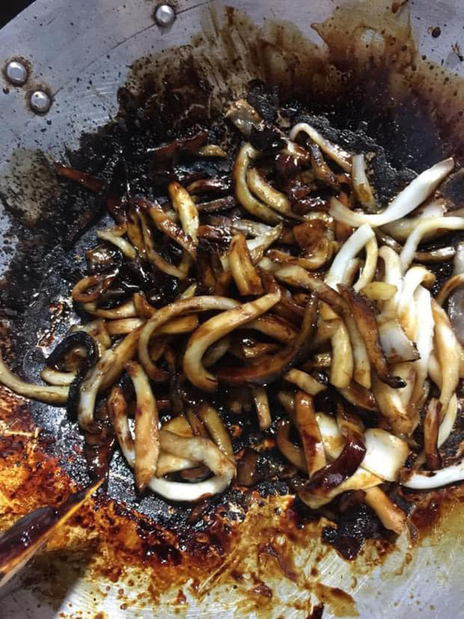 Đây có phải là mứt dừa vị đường đen đắng ngắt.