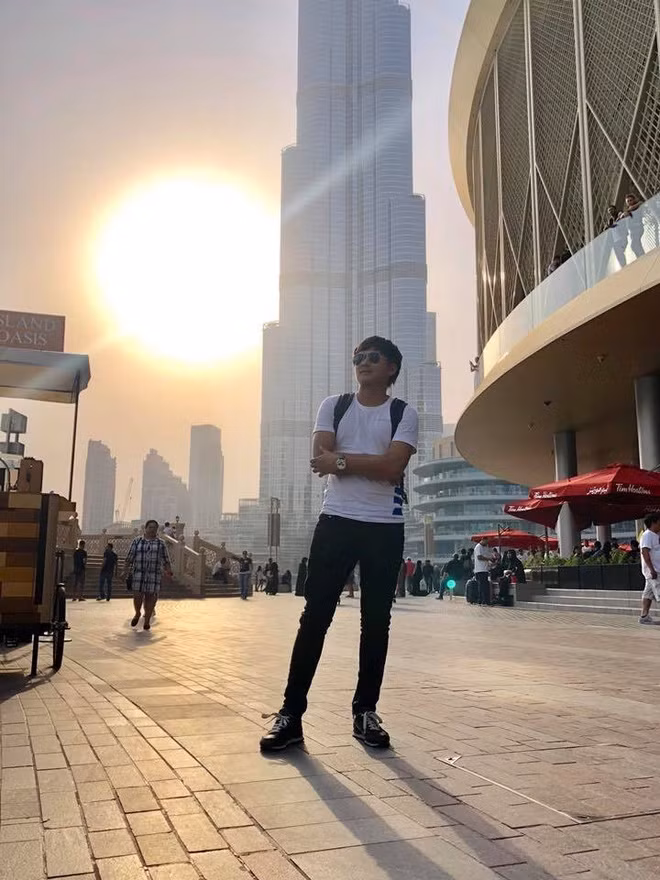 Tất cả dân tình đều đang nín thở, chờ ngày công khai giữa Nhật Lê và Harry Hưng.