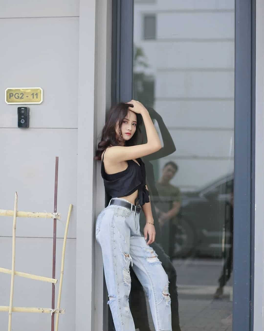 Khi đủ tuổi, Thanh Hằng thoải mái diện những gì mình muốn.