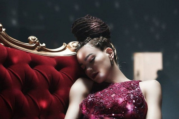 Dù chỉ là giấc ngủ chớp nhoáng nhưng Hồ Ngọc Hà vẫn khiến người ta phát hờn vì sự sang chảnh và xinh đẹp tới không ngờ.