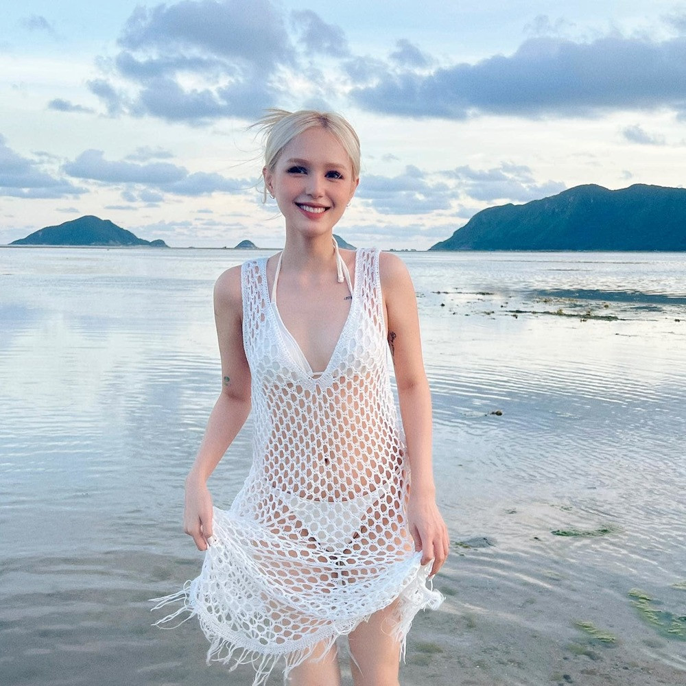 Từ chiếc mũi cao, đôi mắt long lanh đến khuôn miệng của bà xã Xemesis đều được fan khen ngợi.