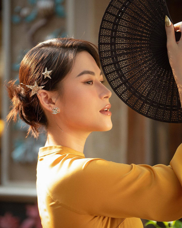 Không chỉ gây ấn tượng bằng nhan sắc, tài năng diễn xuất, Ngọc Thanh Tâm còn chứng minh mình là rich kid thực thụ khi sở hữu vô vàn những đồ hiệu mà ai nhìn cũng mê.