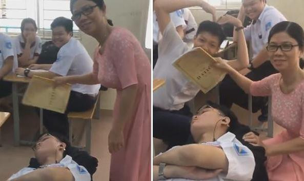 Có người núp sau lưng bạn học, có người lại bá đạo đến mức trải hẳn chiếu xuống gầm bàn để nằm ngủ. Bên cạnh đó, vô vàn tư thế ngủ từ hài hước đến kỳ quặc đã ra đời khiến thầy cô có lỡ bắt quả tang cũng phải ôm bụng cười lăn lộn.