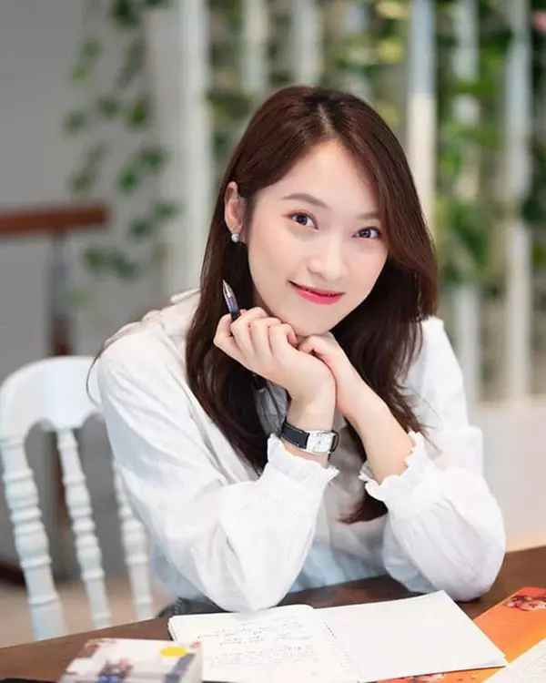 Qua những gì cô chia sẻ có thể thấy chị gái Khánh Vy quả thực là người đáng yêu và có suy nghĩ hiện đại. Cô luôn hết mình với công việc và nỗ lực để thành công nhiều hơn nữa trong tương lai.