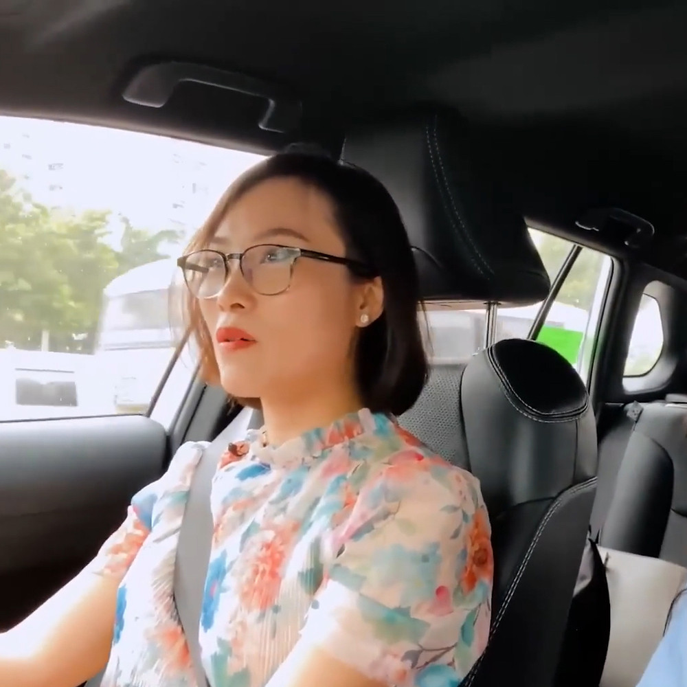 Trong đó, nhân vật chính là chị gái Trần Khánh Vy tên Cẩm Tú sinh năm 1985.