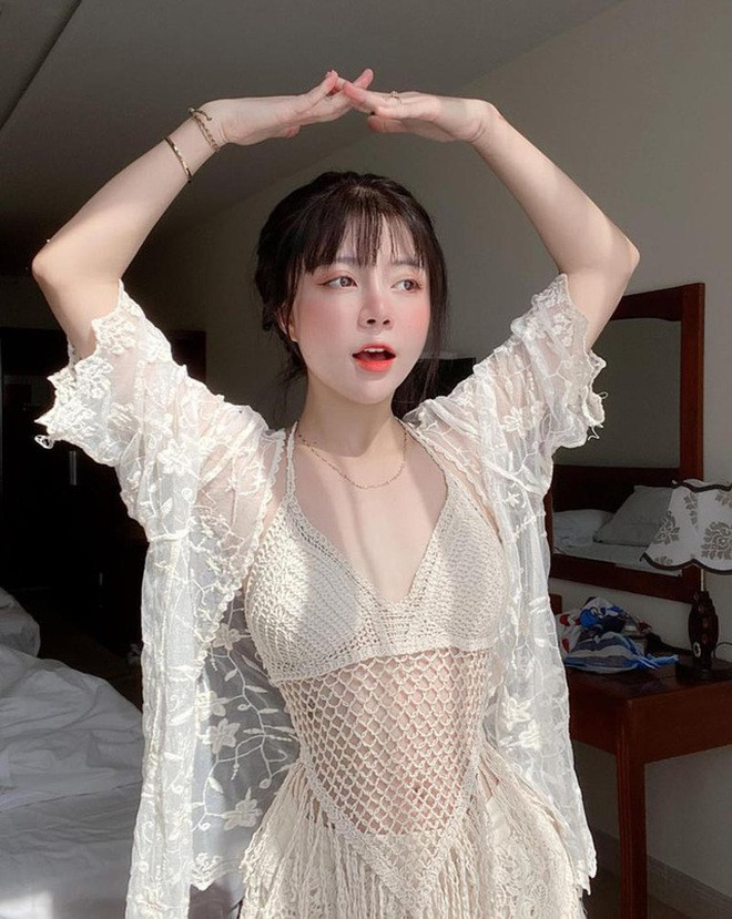 Hà Kiều Trang (sinh năm 1998, nickname Trang Banana) là một trong những hot streamer nhận được sự quan tâm, chú ý từ phía cộng đồng mạng.