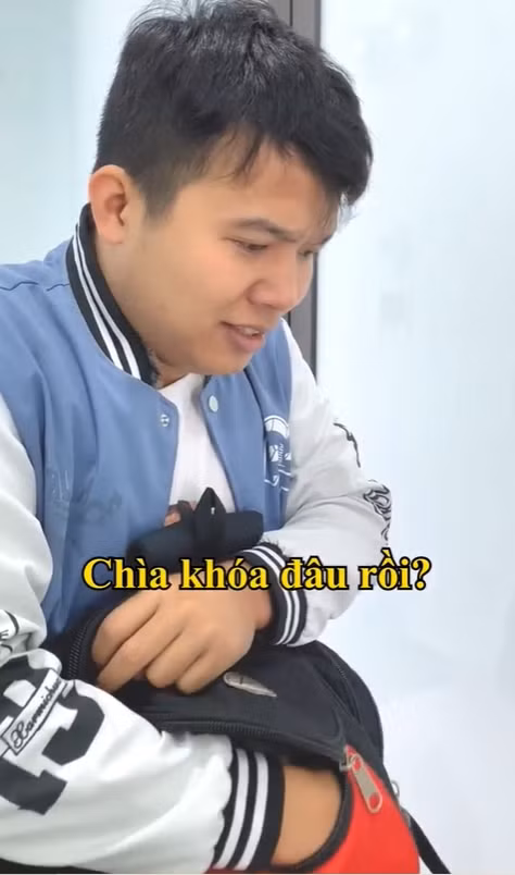 Vì quá vội vàng hoặc lỡ quên mà nhiều nhiều người sau khi trở lại thành phố, mở cửa phòng trọ phải "đứng hình" khi chứng kiến cảnh tượng nồi cơm thì mốc, đồ ăn hỏng, điều hòa chưa tắt,.... hay quên chìa khóa phòng ở quê.