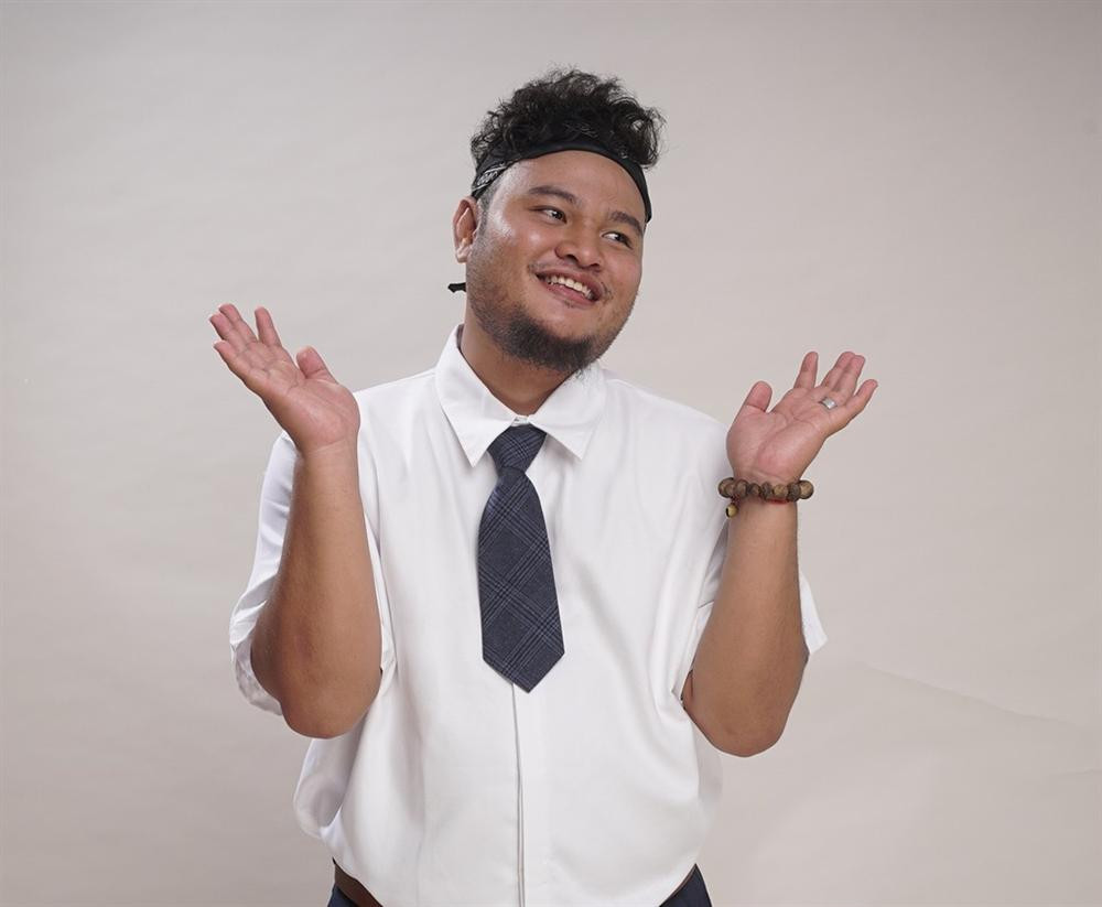 Thậm chí, livestream của Vinh Râu có kèm cả link donate, không khác gì những streamer chuyên nghiệp.