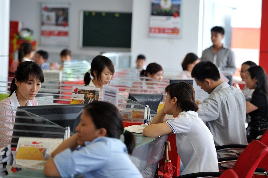 He lo thu nhap hang thang cua Chu tich, tong giam doc ngan hang