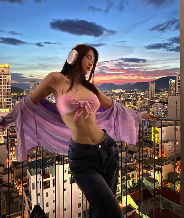 Lê Bống từng nặng đến 70kg, chính bản thân nàng hot girl còn hài hước kể bản thân mình ngày xưa như một hình tròn.