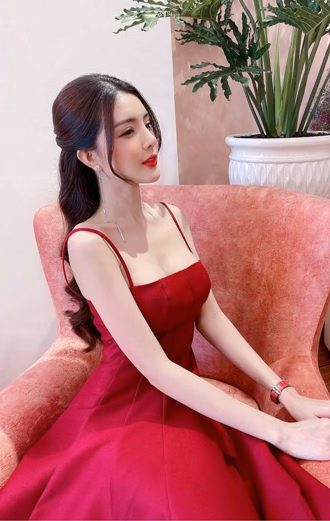 Vì cái tên đặc biệt này, Lilly Luta từng bị bạn bè trêu chọc, mỉa mai đến phát khóc. Cô xấu hổ khi mỗi lần thầy cô gọi lên bảng trả bài, bạn bè trong lớp lại ồ lên cười hoặc xôn xao dị nghị.