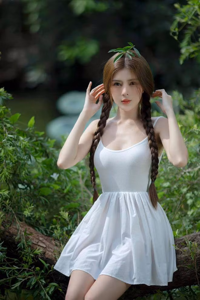 Xinh đẹp là vậy nhưng cô gái Sài thành lại có cái tên khá đặc biệt. Tên thật của Lilly Luta là Nguyễn Thị Lượm và đó từng là nguyên nhân khiến cô có nhiều ký ức buồn và ám ảnh suốt thời thơ ấu.