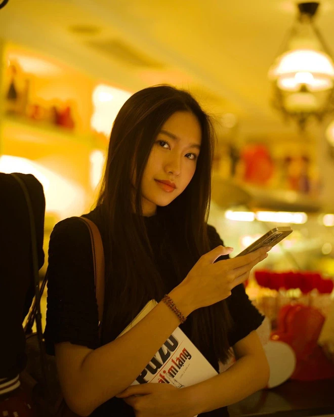 Một người đẹp khác cũng bước ra từ Hoa hậu Việt Nam 2020 bị netizen bóc phốt photoshop quá đà đó là Doãn Hải My - bạn gái tin đồn của cầu thủ Đoàn Văn Hậu.